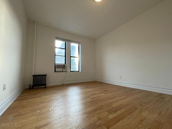 Building Photo - 2 bedroom in ASTORIA NY 11106