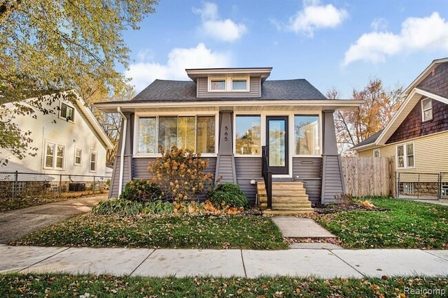 Building Photo - 565 W Saratoga St