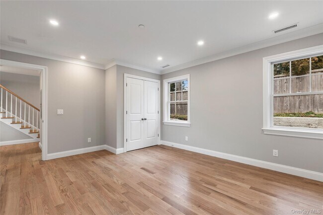 Building Photo - 280 Purchase St