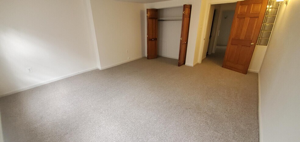 Building Photo - 2110 Saint Albans St