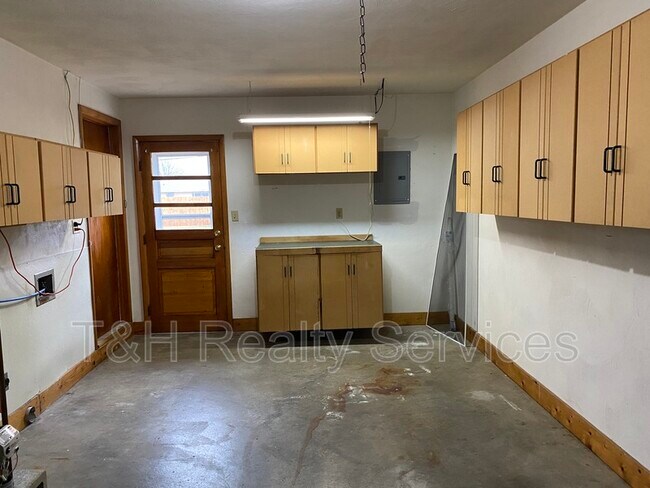 Building Photo - 4106 Mellen Dr