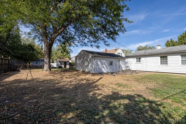 Building Photo - 2470 Eggert Rd