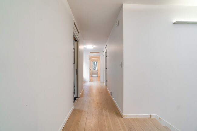 Building Photo - 40 Russells Hill Rd