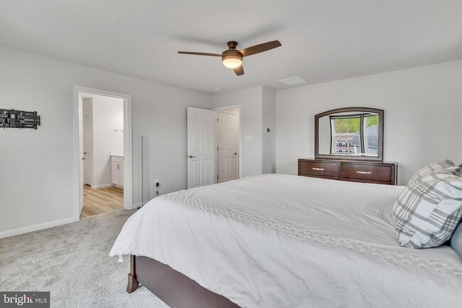 Building Photo - 41530 Fairwood Ct