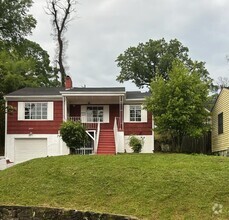 Building Photo - Bush Hills