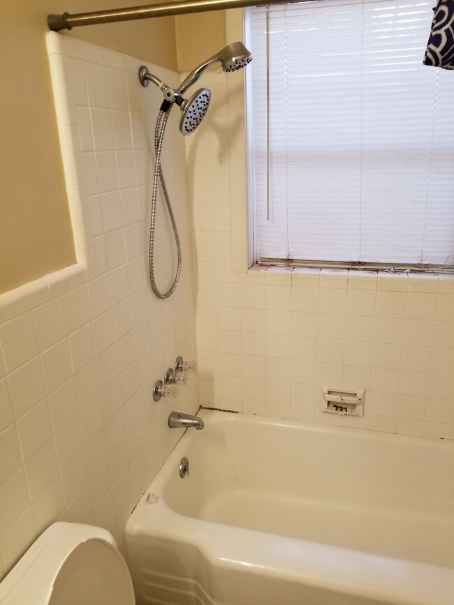 Bathroom - 1418 51st Ave