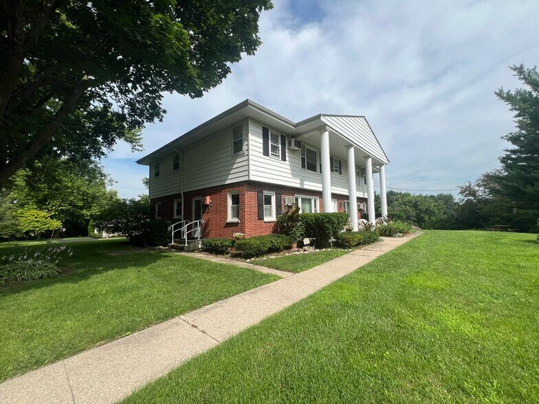 Building Photo - 512 Hill St