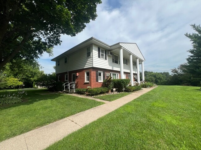 Building Photo - 512 Hill St