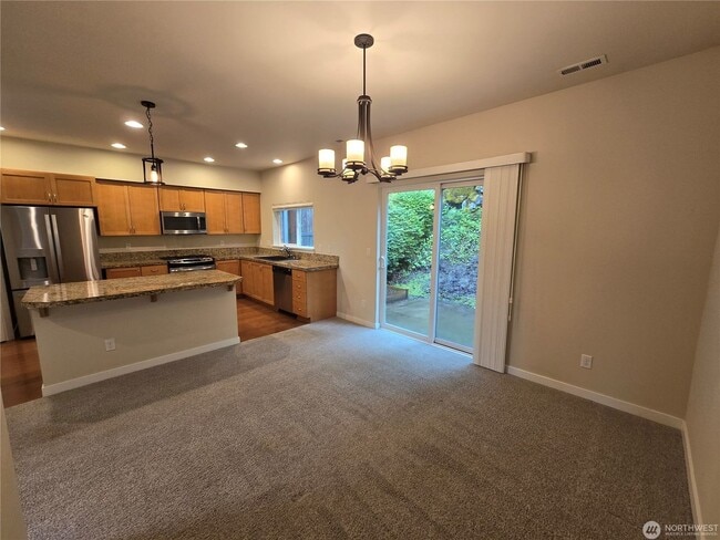 Building Photo - 3Bd/2.5Ba Newcastle Townhouse