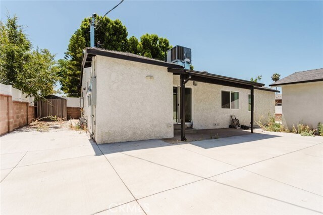 Building Photo - 14151 Gager St