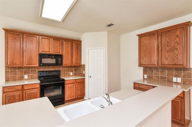 Building Photo - 2609 Swan Dr