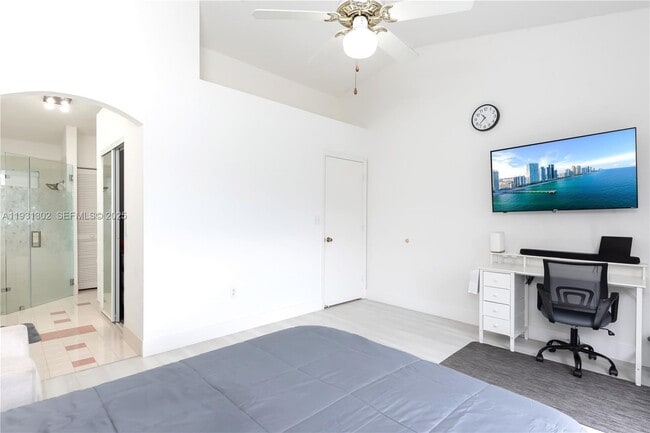 Building Photo - 1901 SW 129th Terrace