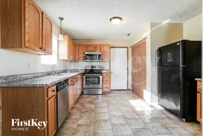 Building Photo - 3955 Rosette Dr