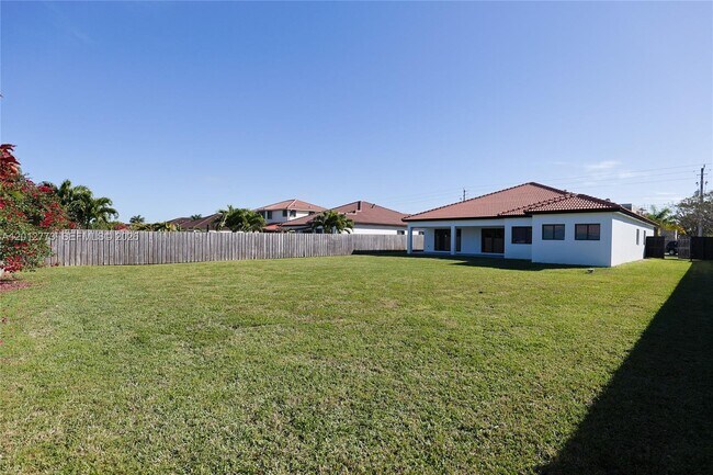 Building Photo - 17120 SW 92nd Ct