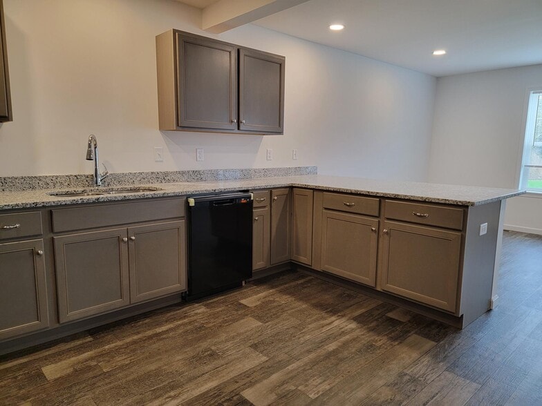 Building Photo - 149 Robert Cir
