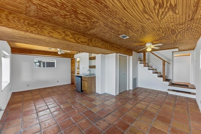 Building Photo - 729 Nomad Dr