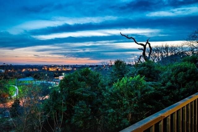 Building Photo - 2803 Crest Ave