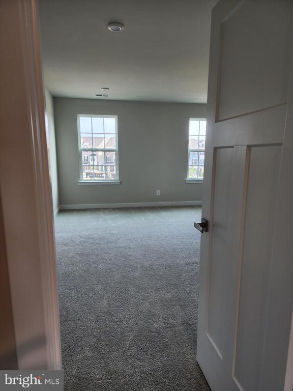 Building Photo - 844 New Castle Landing Dr
