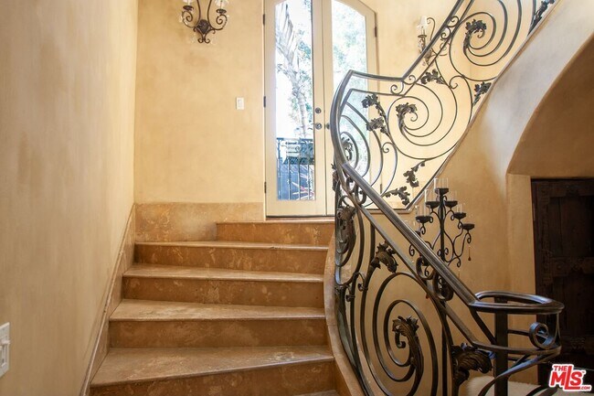 Building Photo - 3501 Caribeth Dr