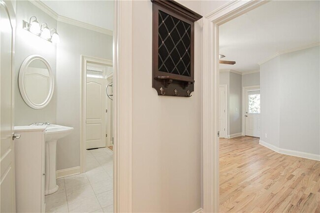 Building Photo - 4012 Erin Dr