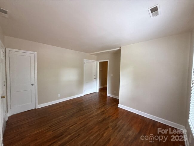 Building Photo - 2729 Bancroft St