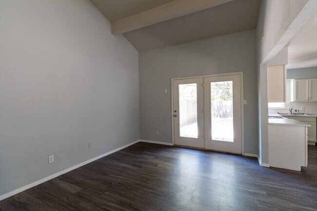 Building Photo - 9412 Teasdale Terrace