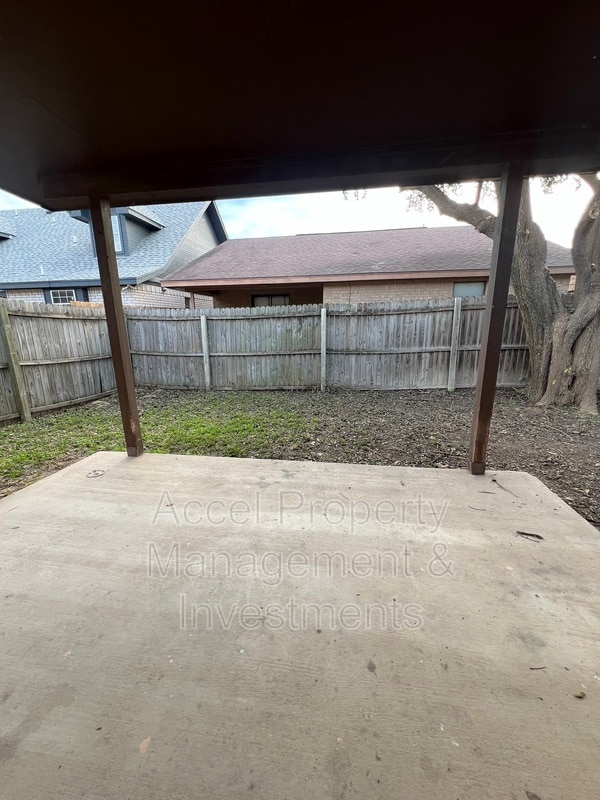 Building Photo - 2004 Lambeth Way