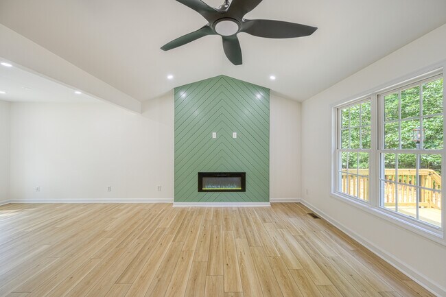 Building Photo - 2416 Horseshoe Bend Dr