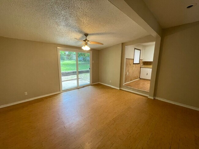 Building Photo - 845 Rumfield Rd