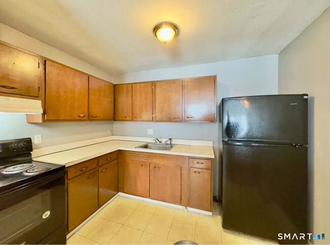 Building Photo - 65 Donna Dr