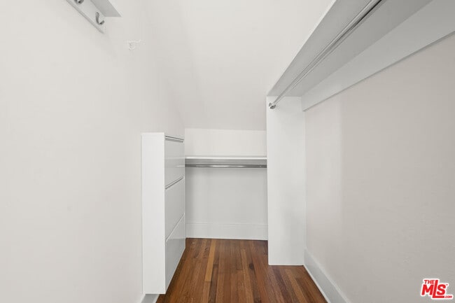 Building Photo - 1650 Maltman Ave
