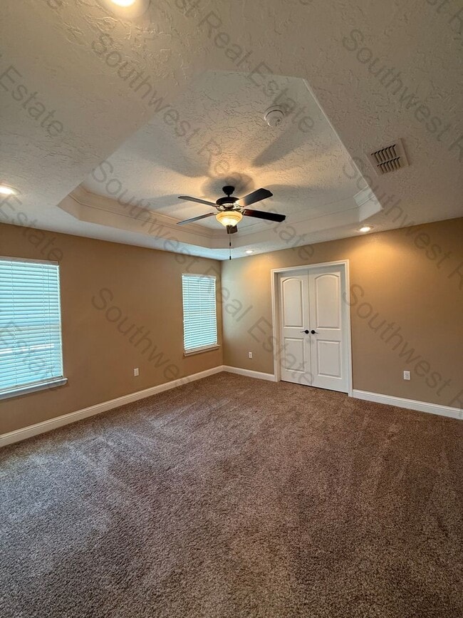 Building Photo - Spacious 3 Bedroom 2 Bath home in Portales, NM
