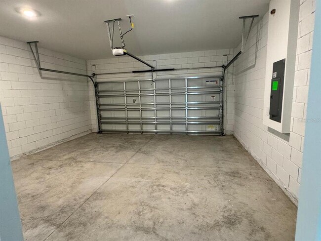 Building Photo - 5201 Green Belt Dr