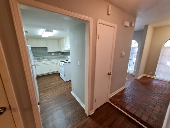 Building Photo - Charming 3-Bed, 2-Bath Townhouse in the Heart of Montgomery