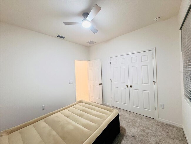 Building Photo - 1568 Sky Lks Dr