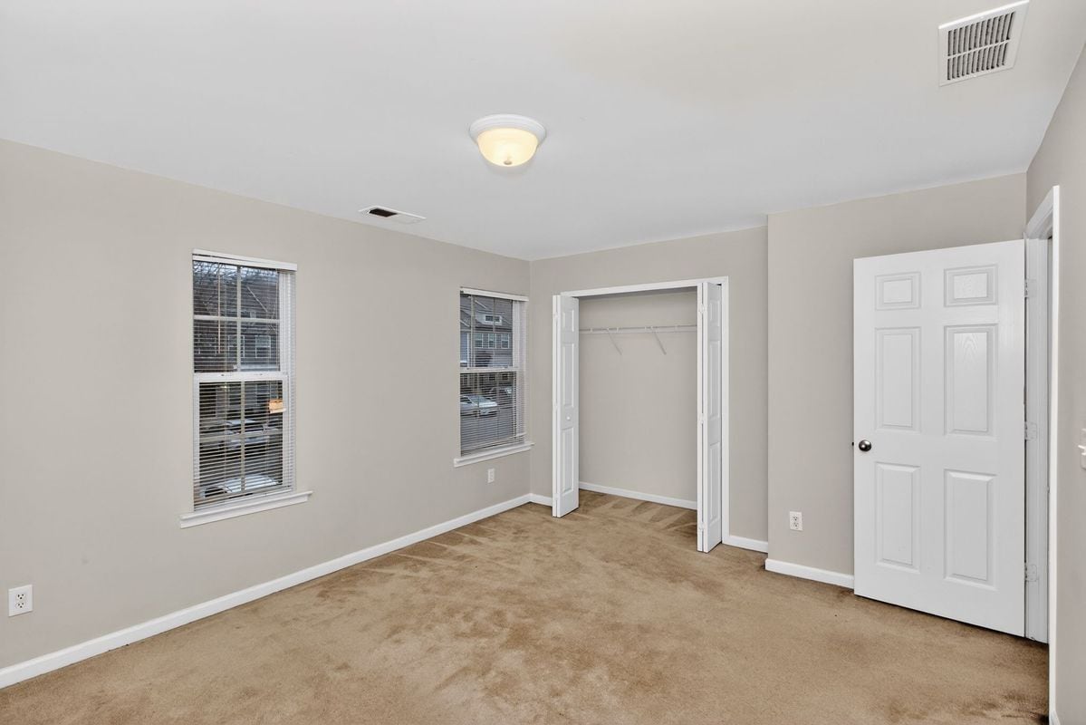 Building Photo - 837 Crestwell Cir