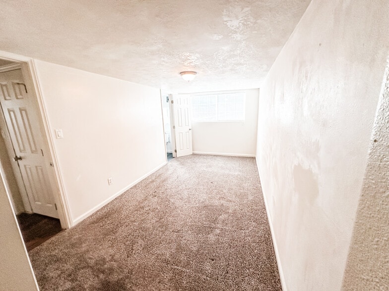 Building Photo - 29 E 300 N