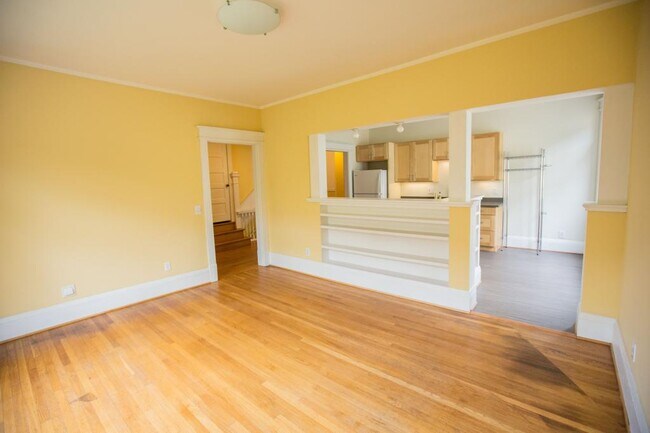 Building Photo - Dubois Apartments - 2 bedrooms