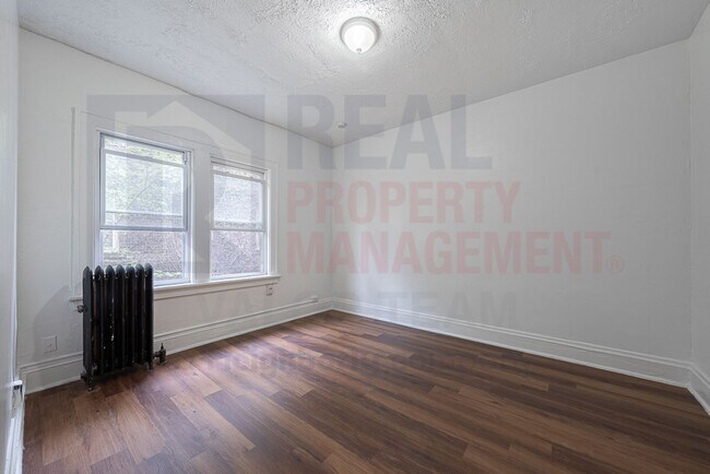 Building Photo - Cozy Living near University Circle