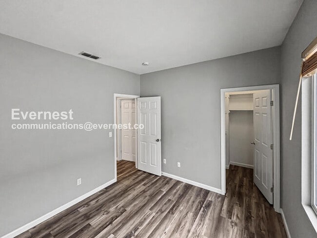 Building Photo - 1090 Azalea Ln