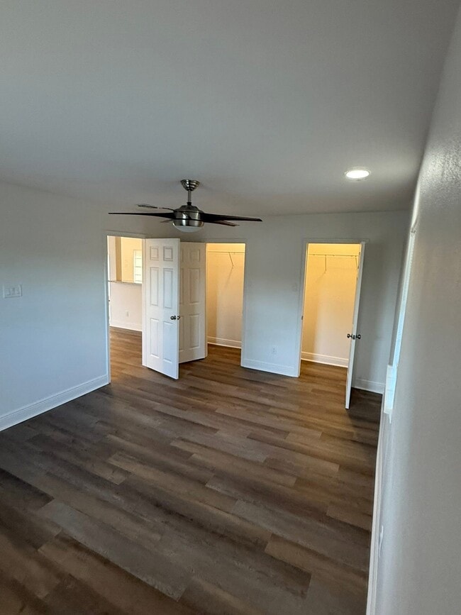 Building Photo - 3300 Bissonet Dr