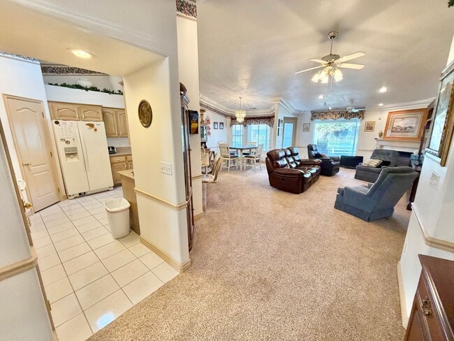 Building Photo - 3 Bed 2 Bath Home in Meadow Creak!! 55+ Community!!!