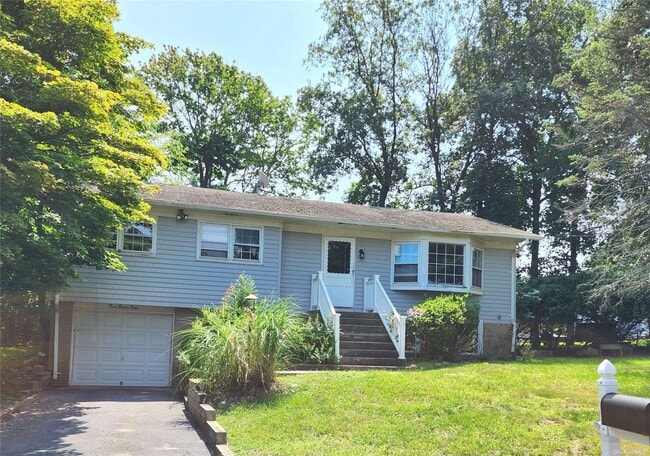 Primary Photo - 384 Soundview Dr