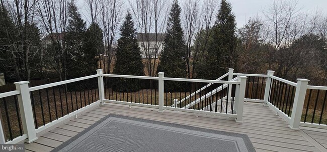 Building Photo - 123 Van Gogh Terrace