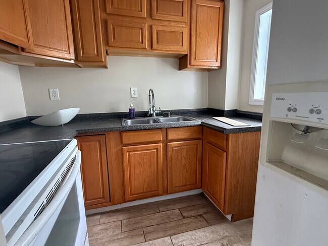 Building Photo - 102 Tremont St