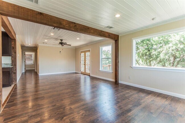 Building Photo - 21316 Crestmont