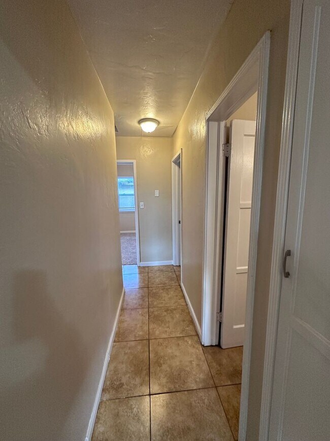 Building Photo - 2114 Brundage Ln