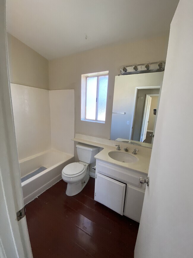 Building Photo - 16502 Mango Way