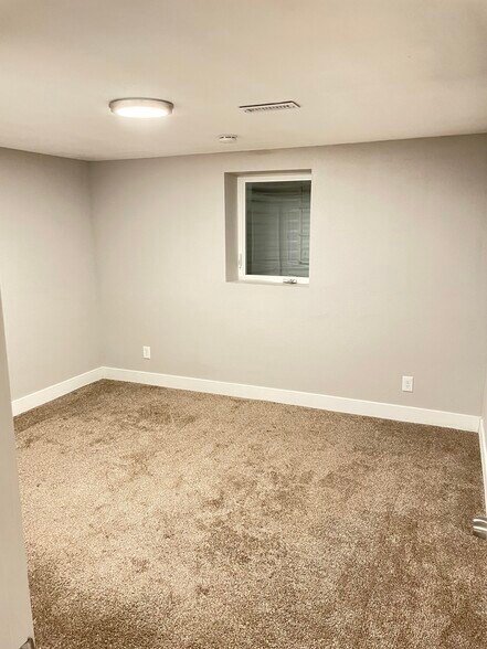 Bedroom - 165 W Midway Blvd
