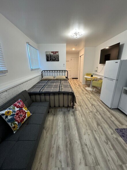 Studio apartment - 2817 Sourwood St